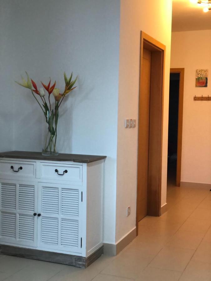 Modern Apartment With Sea View 멜리에하 외부 사진