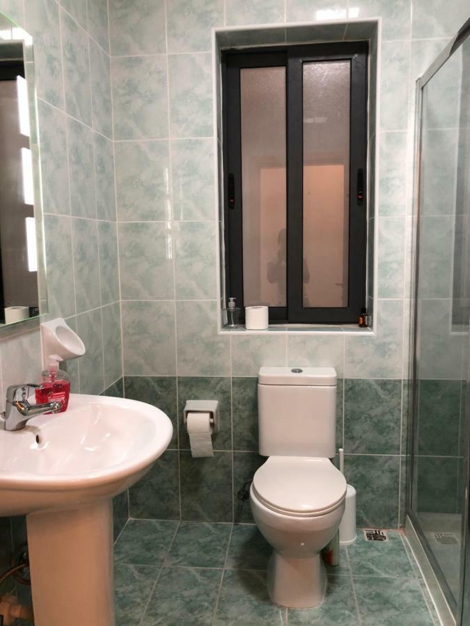 Modern Apartment With Sea View 멜리에하 외부 사진