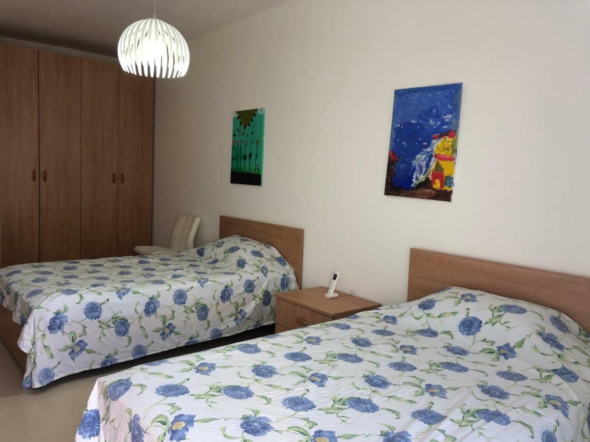 Modern Apartment With Sea View 멜리에하 외부 사진